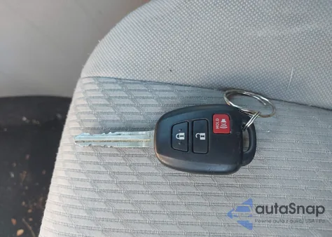 2019 Toyota Highlander Le z USA, uszkodzony, nr VIN 5TDZARFH4KS043259